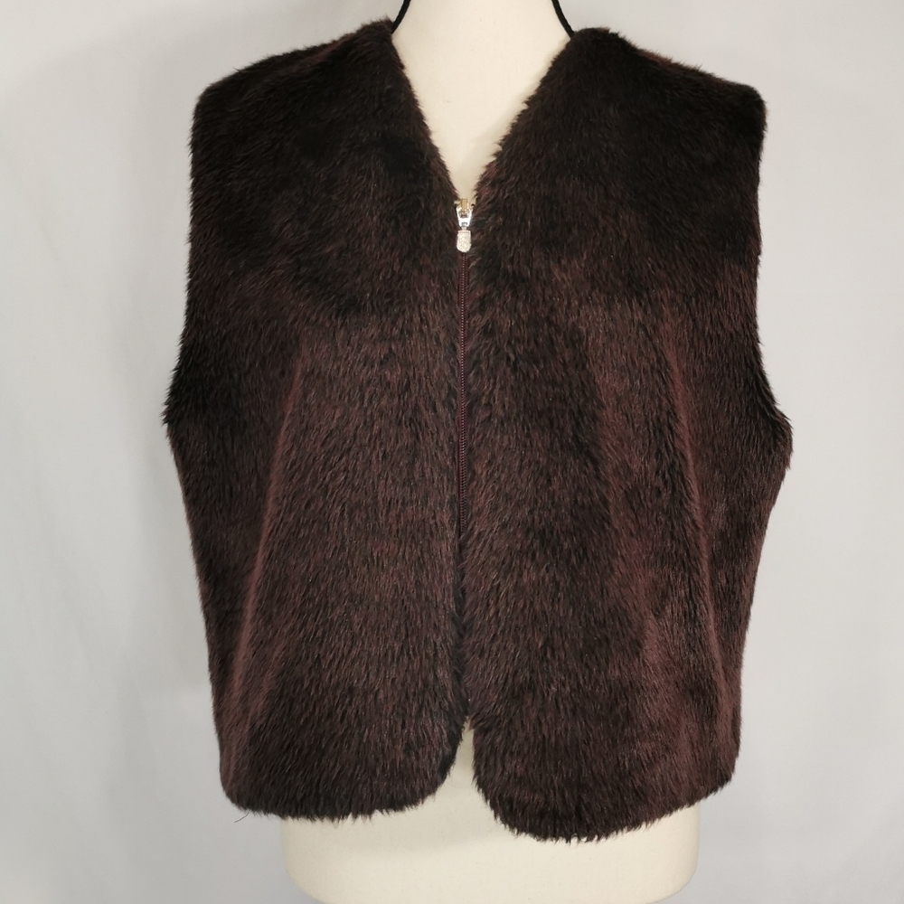 Nygard Sport Faux Fur Cropped Vest in Purple/Black - Sz L Open To Offers